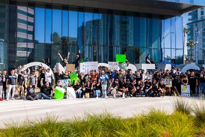 A picture of the many people who came out to protest the tax reform on cannabis in front of the class building of Long Beach City Hall.